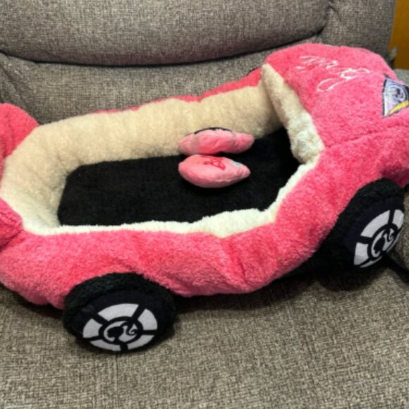 Barbie Plush Pink Car Pet Bed for Dogs and Cats like new - Picture 4 of 6
